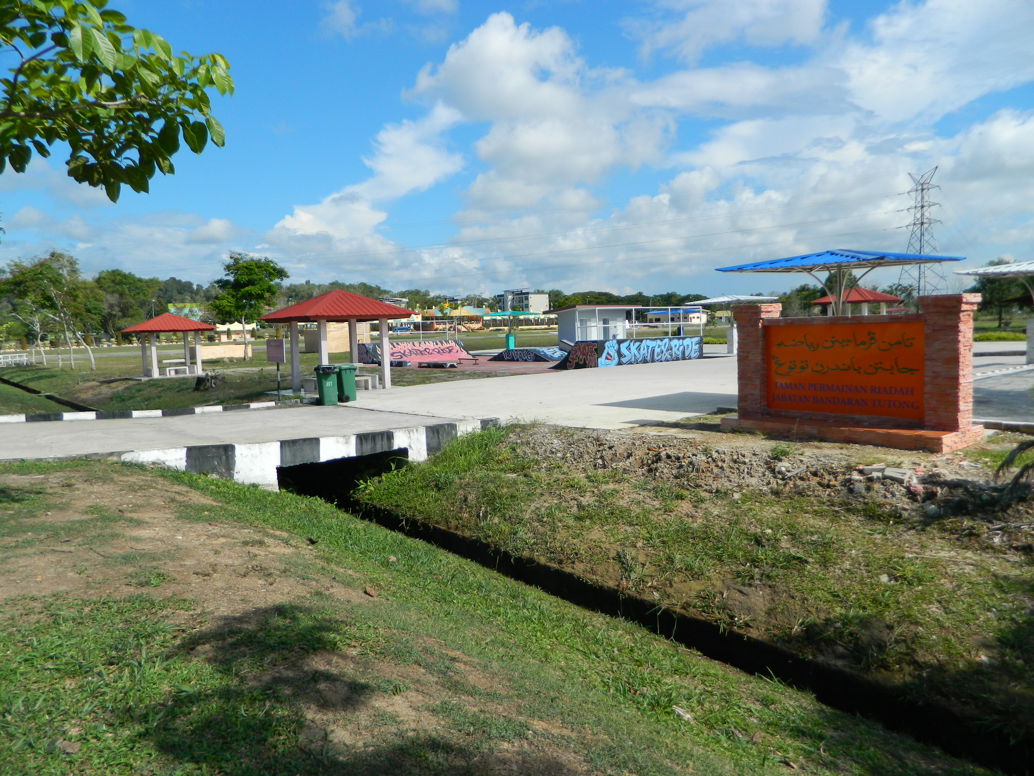 Taman Riadah Bandaran Tutong.JPG